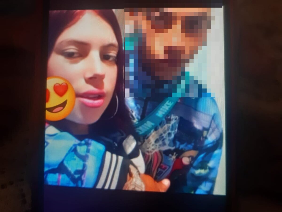 Desesperada búsqueda de joven de 17 años en Bogotá 2 Desesperada búsqueda de joven de 17 años en Bogotá Ángela Hurtado, de 17 años, desapareció en Usme. Su familia la busca desesperadamente y pide ayuda para encontrarla.