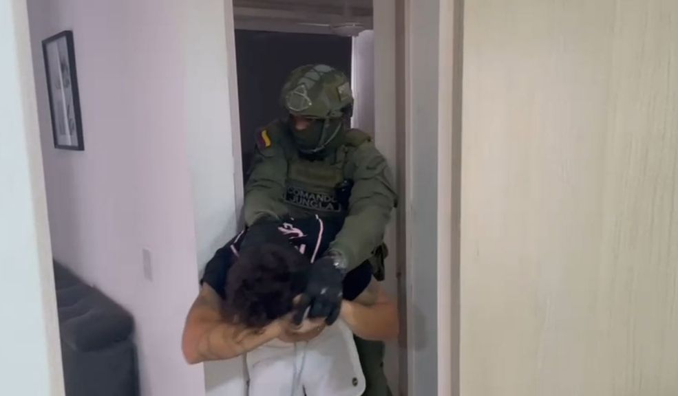 Capturan en Cartagena a ‘Dollarino’, líder de la mafia italiana en América Latina 1 Capturan en Cartagena a ‘Dollarino’, líder de la mafia italiana en América Latina Capturan en Cartagena a ‘Dollarino’, líder de la mafia italiana en América Latina, buscado en 196 países por tráfico de drogas y crimen organizado.