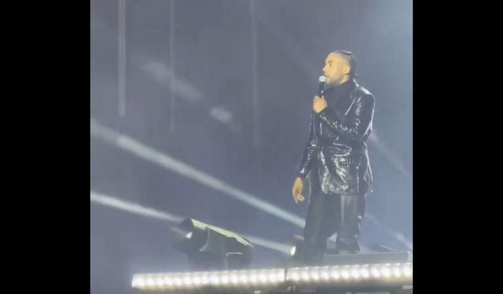 EN VIDEO: Don Omar saca a fan de su concierto en Cancún tras comportamiento irrespetuoso Don Omar expulsó a una fan en su concierto en Cancún por lanzar vasos al público, interrumpiendo el show y pidiendo respeto.