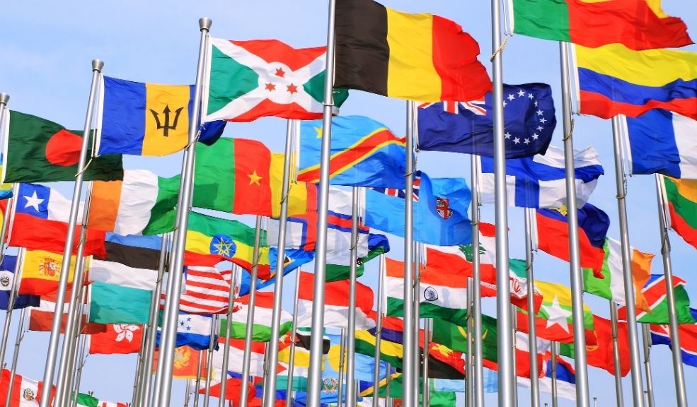 Este es el puesto de Colombia en el listado de los países más felices del mundo Este miércoles 19 de marzo se salió el resultado del Informe Mundial de Felicidad, el cual corresponde a un reporte sobre el bienestar en todo el mundo. Este estudio recopila información de más de 140 países donde se evalúan las condiciones y la percepción de alegría de las naciones para encontrar estrategias para mejorarla.