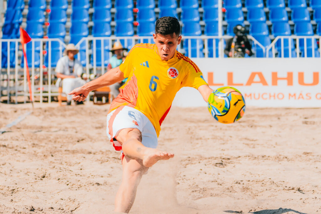 No dieron la talla en el fútbol playa: Colombia quedó 4ta en la Copa América y perdió cupo al Mundial 2 Kevin Clavijo fue uno de los goleadores de la Selección Colombia de Fútbol playa, registrando 6 de 27 goles.