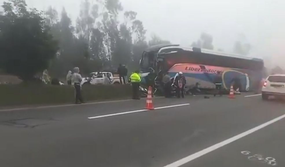 Fuerte accidente en la vía Bogotá-Tunja dejó 4 personas lesionadas 2 Fuerte accidente en la vía Bogotá-Tunja dejó 4 personas lesionadas
