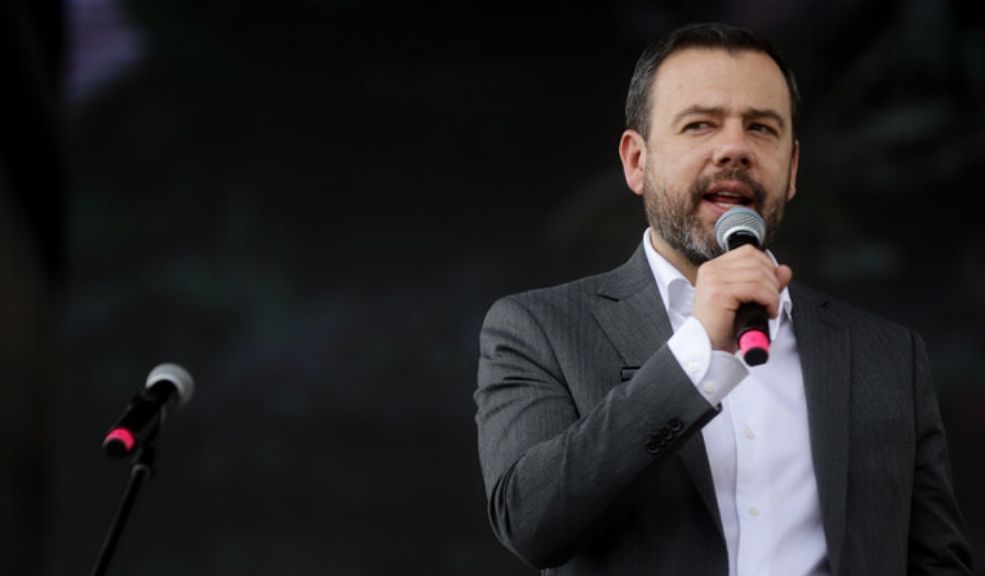 'Guardianes del orden', la polémica propuesta de seguridad del alcalde Carlos Fernando Galán La nueva propuesta de seguridad para la capital 'Guardianes del orden' es el centro de una polémica pues la idea de incorporar expolicías y miembros retirados de la fuerza pública para fortalecer las acciones en contra de la criminalidad en la ciudad no fue bien recibida y generó múltiples reacciones negativas.