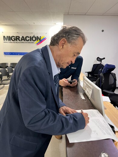 Lehder será presentado ante un juez por una condena vigente A su llegada a Colombia, el excapo del Cartel de Medellín, Carlos, Lehder, fue capturado por las autoridades. Le contamos por qué.