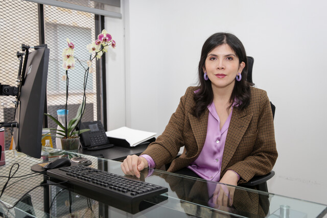 Víctima sobre condena a médicos por títulos falsos como especialistas: "Aún así, siguen operando" A más de seis años de prisión fueron condenados 11 médicos que obtuvieron irregularmente diplomas de una universidad de Brasil, que los acreditaba como especialistas en cirugía plástica y estética. Lorena Beltrán, líder de las víctimas, no celebró la decisión del todo.