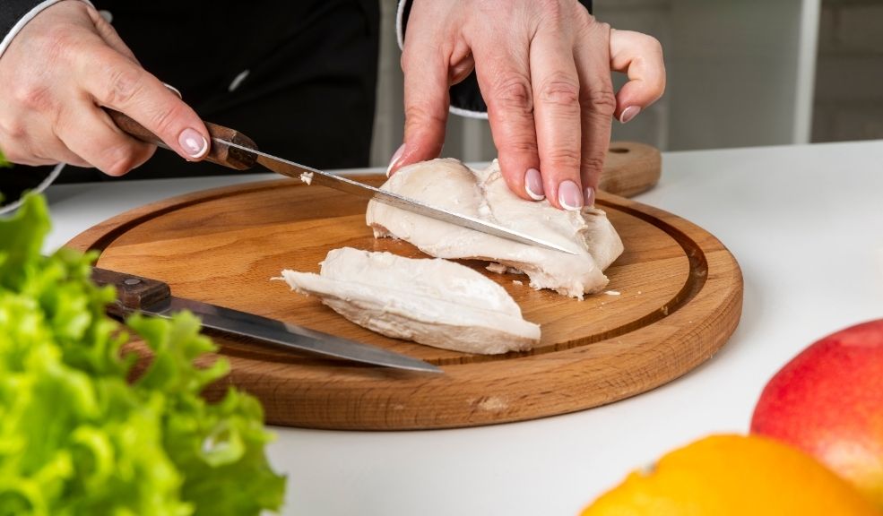 Lo que puede y no puede comer en el Miércoles de Ceniza 1 Lo que puede y no puede comer en el Miércoles de Ceniza Les contamos cuáles son los alimentos que debe comer y los que debe evitar durante este miércoles.