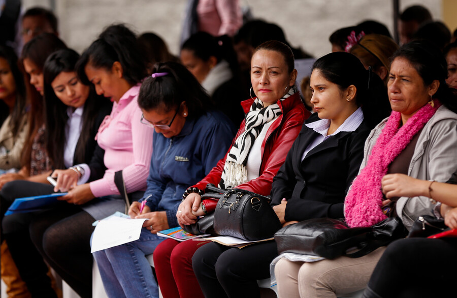 Día Internacional de la Mujer: que la lucha no termine 2 Día Internacional de la Mujer: que la lucha no termine Este sábado se conmemora el 'Día Internacional de la Mujer'. Por eso en Q'HUBO le contamos el panorama de ellas en nuestro país visto desde aspectos como el acceso al trabajo, la salud, la brecha en educación, entre otros.