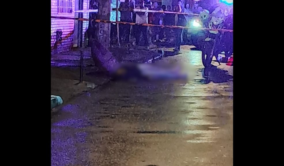 Desalmado sicario acabó con la vida de Yuliana Galvis en Prado Veraniego De manera vil y cobarde, un sicario atacó a Yuliana Galvis Araujo mientras caminaba por una calle del barrio Prado Veraniego, en la localidad de Suba, en la noche del martes.