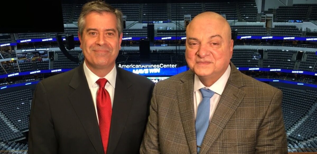 Entrevista con Álvaro Martín y Carlos Morales, la dupla que nos enseñó a amar la NBA 1 Entrevista con Álvaro Martín y Carlos Morales, la dupla que nos enseñó a amar la NBA Álvaro Martín y Carlos 'Coach' Morales llevan trabajando juntos durante casi 30 años, siendo referentes en los relatos y análisis de los partidos de la NBA. Actualmente narran los partidos de esta reconocida liga de baloncesto en Colombia. Hablamos con ellos.