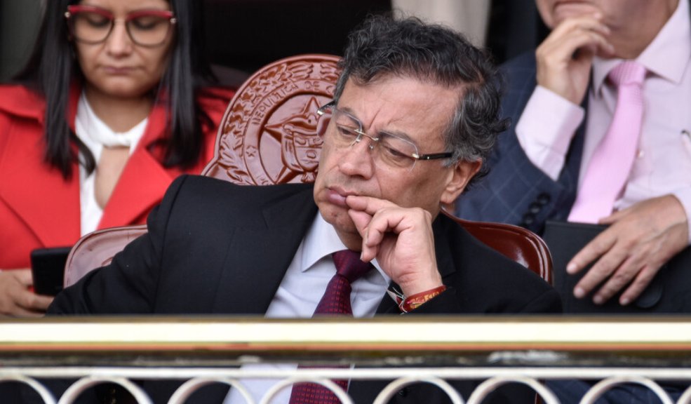 Presidente Gustavo Petro pide legalizar la marihuana 1 Presidente Gustavo Petro pide legalizar la marihuana El presidente Gustavo Petro solicitó al Congreso legalizar la marihuana en Colombia para desescalar la violencia relacionada con su producción y venta ilegal, argumentando que las políticas prohibicionistas han fracasado.