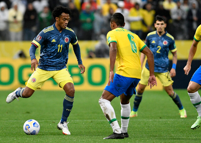 La Selección Colombia buscará reescribir su historia ante Brasil: posibles formaciones 3 La Selección Colombia buscará reescribir su historia ante Brasil: posibles formaciones La Selección Colombia regresa a Brasil para enfrentar a la pentacampeona del mundo en su estadio. Así llegan ambos equipos al compromiso de las eliminatorias.