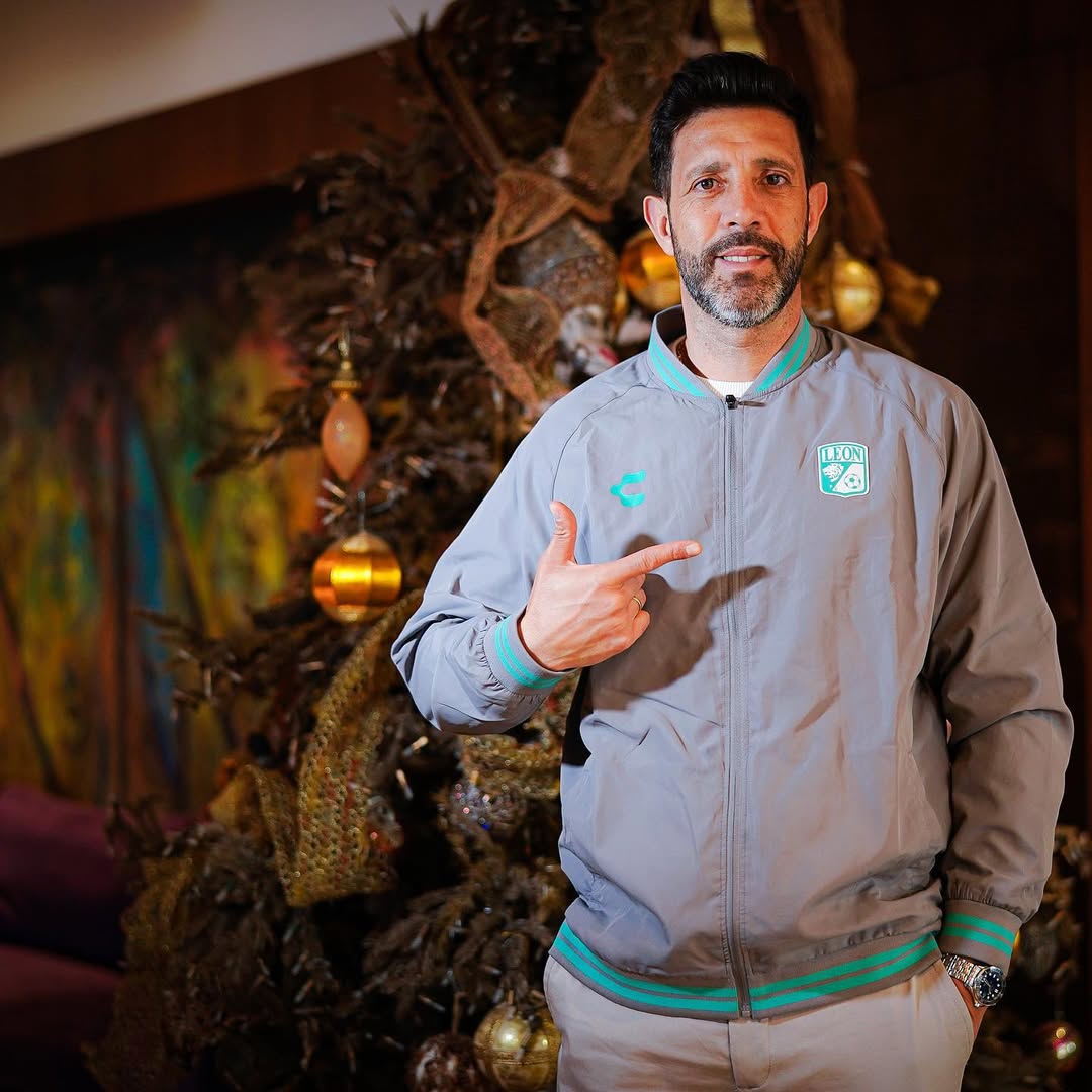 Ni Alberto Gamero, ni Rafael Dudamel. El técnico que llegaría a Santa Fe, sería Jorge Bava, quien ganó de todo en Uruguay con un modesto equipo. 