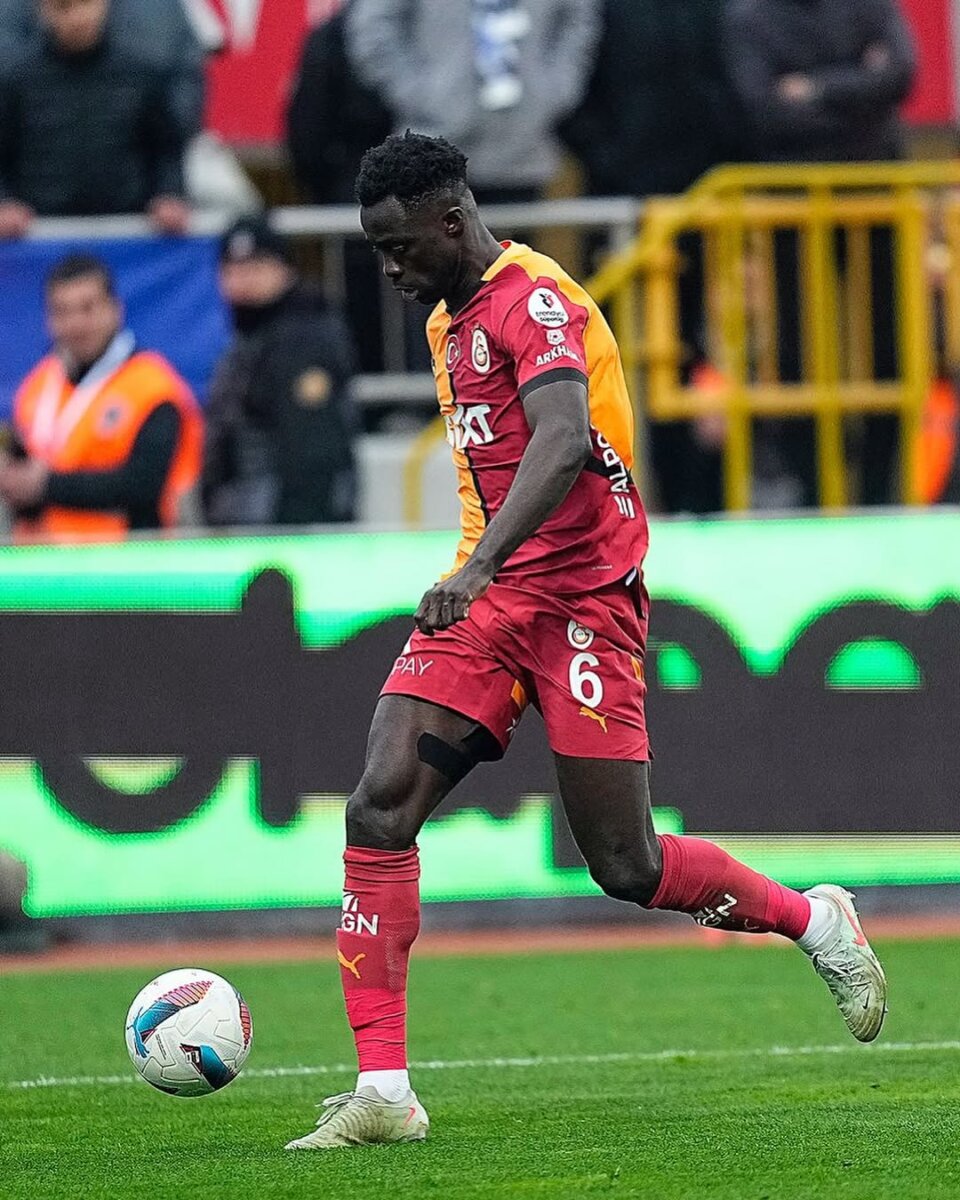 Davinson Sánchez marcó un nuevo gol con el Galatasaray