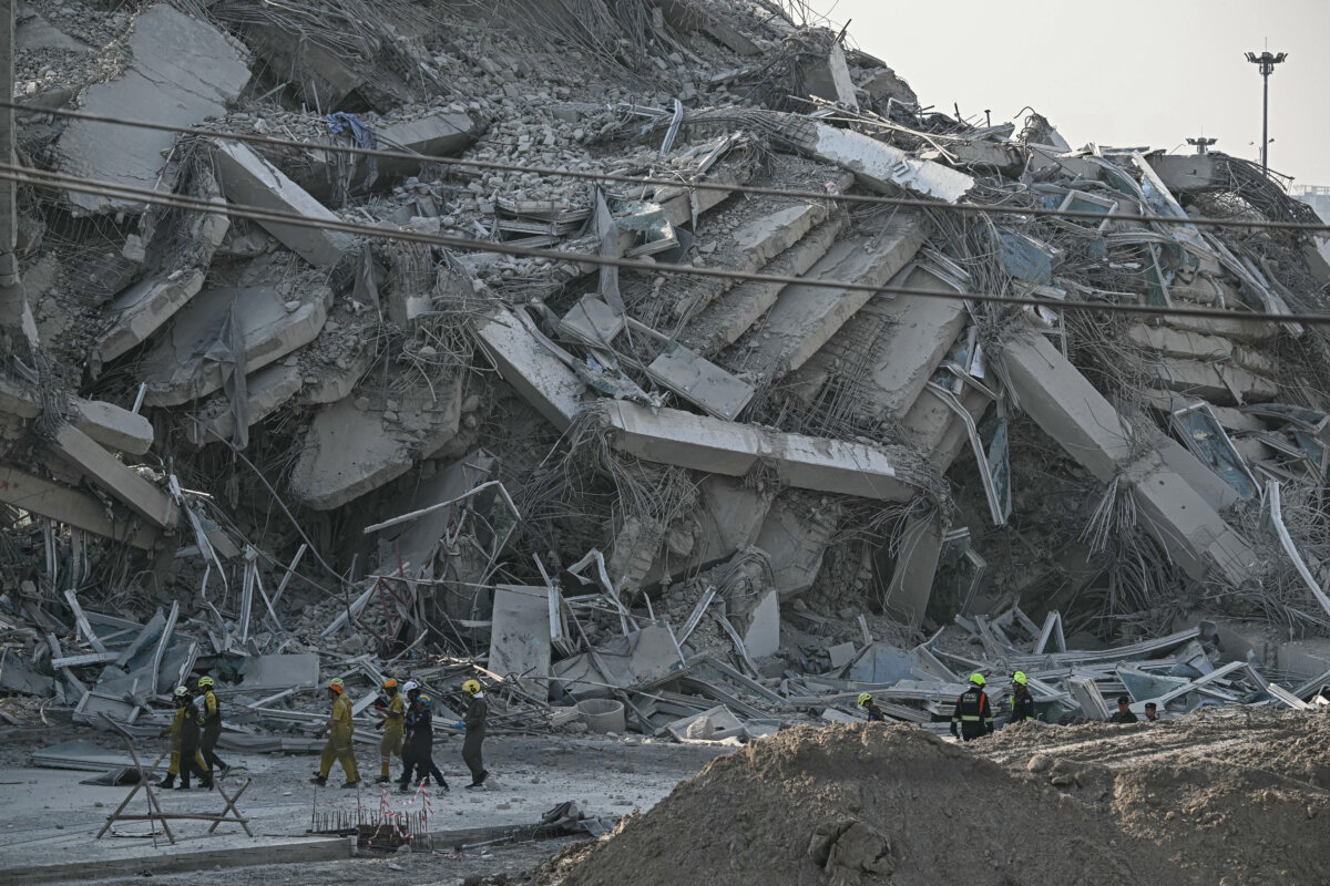 Terremoto sacude a Tailandia y Birmania: hay reporte de muertos 4 Terremoto sacude a Tailandia y Birmania: hay reporte de muertos El devastador terremoto de magnitud 7,7 que golpeó este viernes Birmania dejó al menos 20 muertos y en la vecina Tailandia tres personas fallecieron por el derrumbe de un rascacielos.