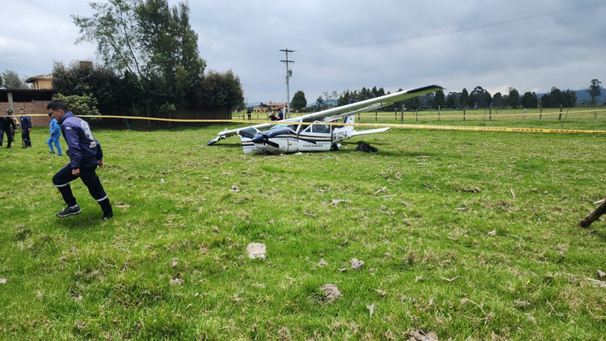 Avioneta se accidentó en finca de Cundinamarca, 2 personas resultaron heridas