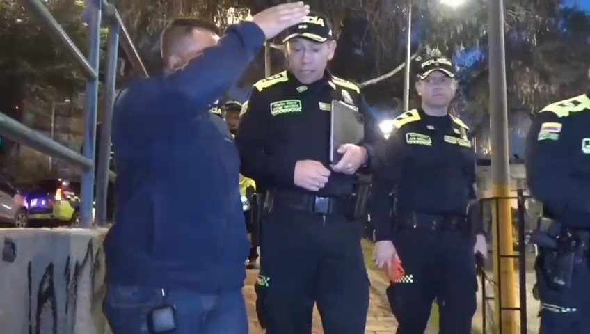 La Policía de Bogotá se compromete con la seguridad de la localidad de Chapinero 1 La Policía de Bogotá se compromete con la seguridad de la localidad de Chapinero