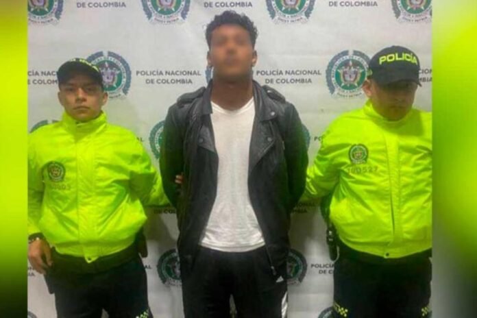 Imputan a hombre que habría asesinado a 4 miembros de la comunidad LGBTIQ+ 1 Imputan a hombre que habría asesinado a 4 miembros de la comunidad LGBTIQ+ La Fiscalía General de la Nación imputó este miércoles a José Leonardo Quevedo Turizo, de nacionalidad venezolana, por el homicidio del actor e integrante de la comunidad LGBTIQ+ David Stiven Mosquera Cobo, ocurrido el 6 de mayo de 2023 en la localidad de Teusaquillo, en Bogotá.