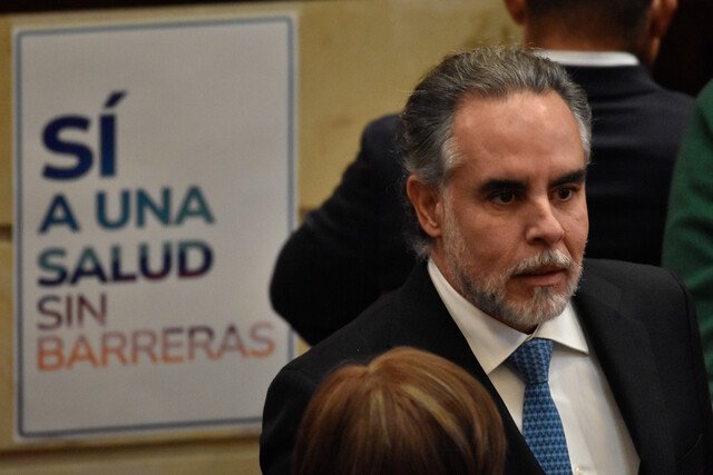 Aprobada la reforma a la salud en la Cámara Para muchos fue el efecto Benedetti, para otros que volvió a funcionar la mermelada o simplemente que el gobierno logró ajustar sus mayorías en la Cámara de Representantes para lograr la aprobación, en segundo debate, de la controvertida reforma a la salud.