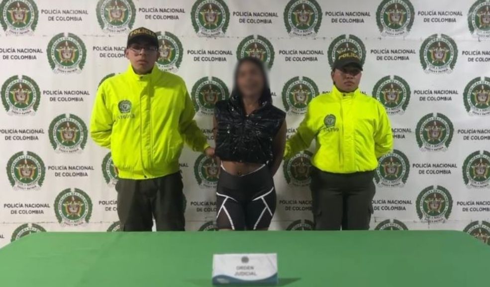 Capturan a 'La Flaca', integrante del cartel de los más buscados en Soacha 6 Capturan a 'La Flaca', integrante del cartel de los más buscados en Soacha Alias ‘La Flaca’, del cartel de los más buscados en Soacha, fue capturada por porte ilegal de armas y vínculos con ‘Los del Parque’.