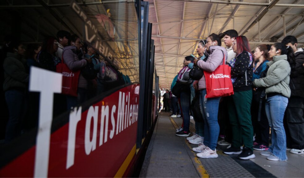 Anuncian cierre temporal de estación de Transmilenio Tercer Milenio por obras del Metro