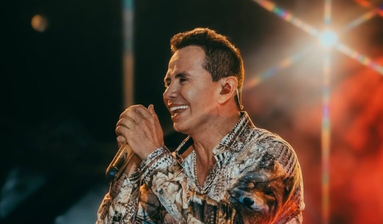 Jhonny Rivera anuncia su segunda fecha en el Movistar Arena por sus 20 años de carrera
