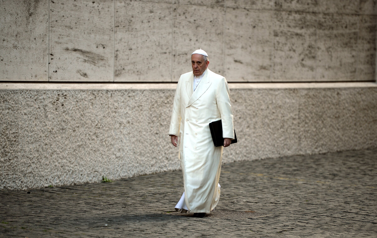 El papa Francisco falleció a los 88 años 2 El papa Francisco falleció a los 88 años El papa Francisco, primer sumo pontífice latinoamericano y muy popular entre los fieles de todo el mundo, murió este lunes a los 88 años.