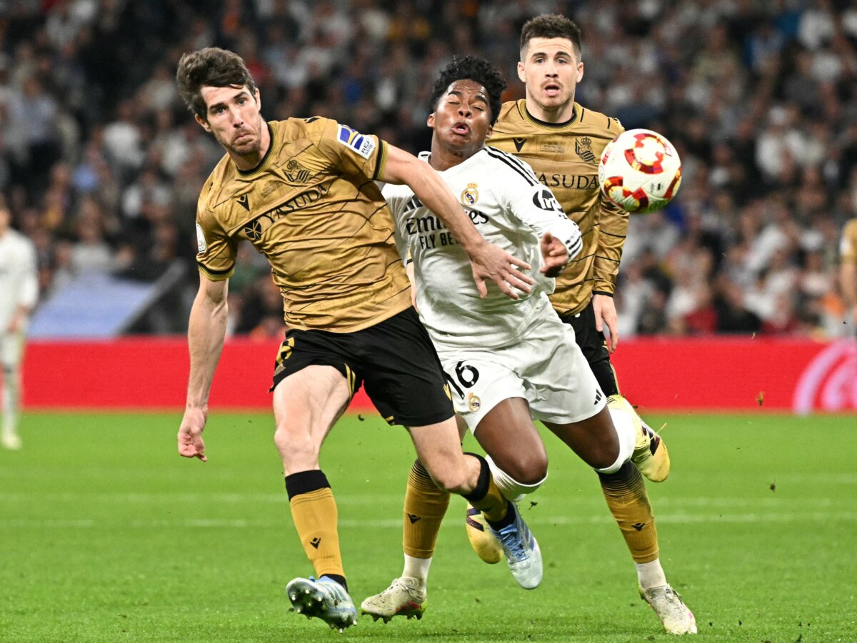 Real Madrid sufre, pero clasifica a la final de la Copa del Rey tras eliminar a la Real Sociedad El Real Madrid logró una agónica clasificación a la final de la Copa del Rey, al imponerse en el global (5-4) sobre la Real Sociedad, en la semifinal. Estos serían sus rivales.