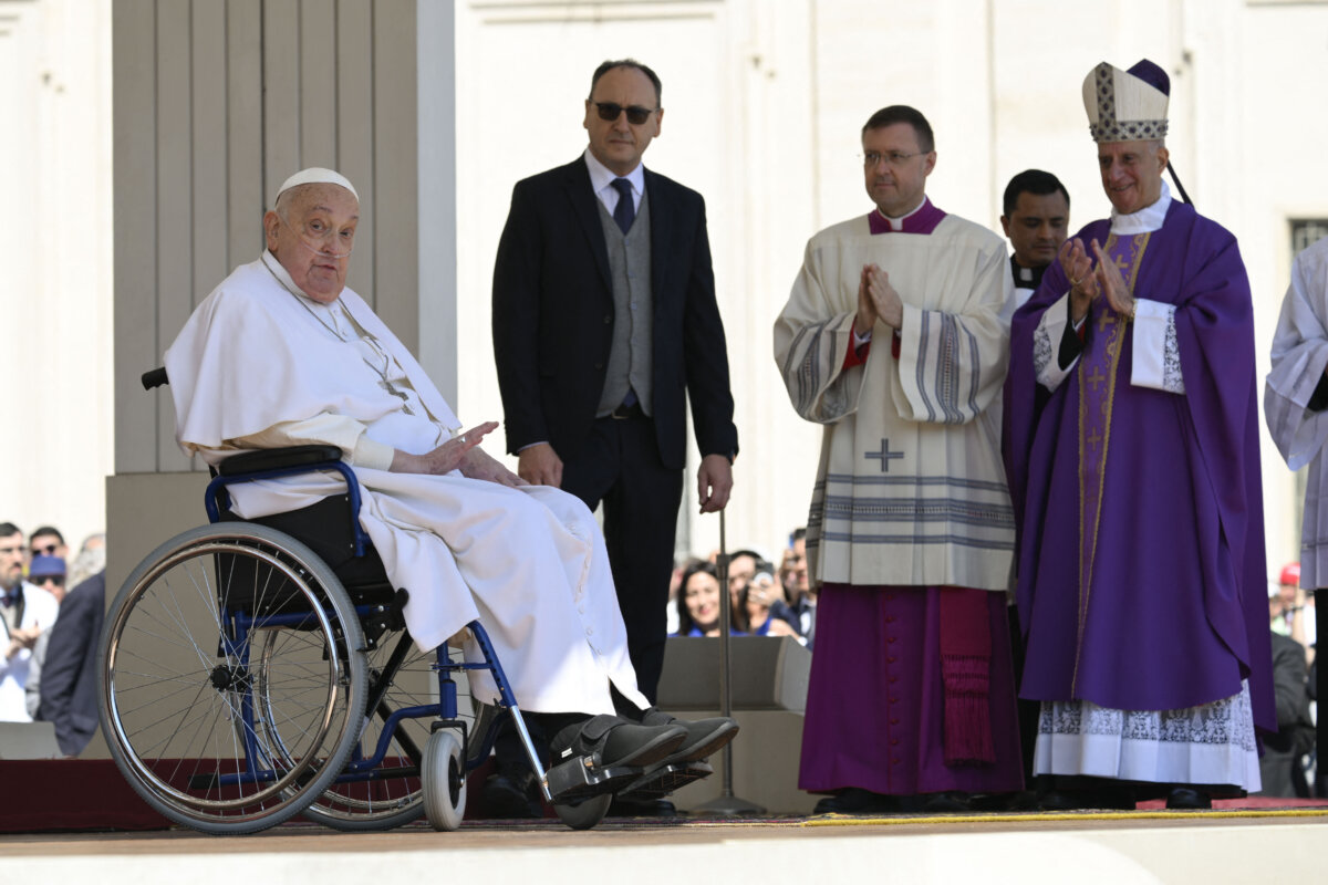 El papa Francisco reapareció en la Plaza de San Pedro 2 El papa Francisco reapareció en la Plaza de San Pedro