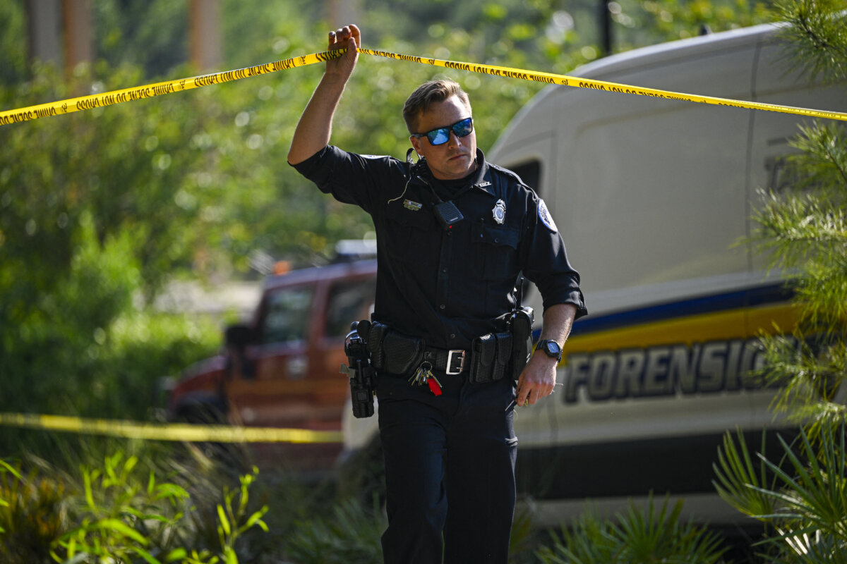 Dos fallecidos y seis heridos deja tiroteo en una universidad de Florida, Estados Unidos Dos personas fallecieron tras un tiroteo este jueves en la Universidad Estatal de Florida, en el sur de Estados Unidos, informaron las autoridades. Hubo también seis heridos, incluido el autor del hecho.