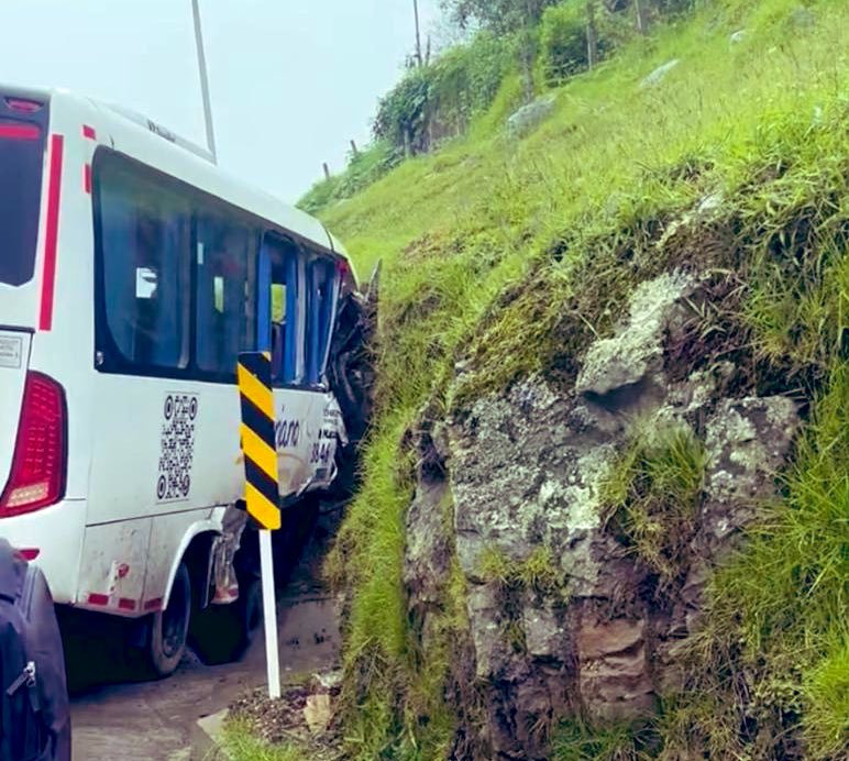 Accidente en la vía Bogotá-Girardot deja una víctima fatal y varios heridos 2 Accidente-en-la-via-Bogota-Girardot-deja-una-victima-fatal-y-varios-heridos