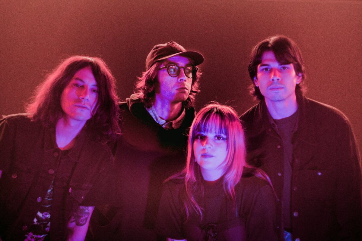 Adelaida, la banda que fusiona el grunge y el indie, debutará frente al público bogotano La banda Adelaida, una de las agrupaciones más destacadas del rock independiente en el sur del continente, aterriza por primera vez en Colombia este sábado 12 de abril en la capital.