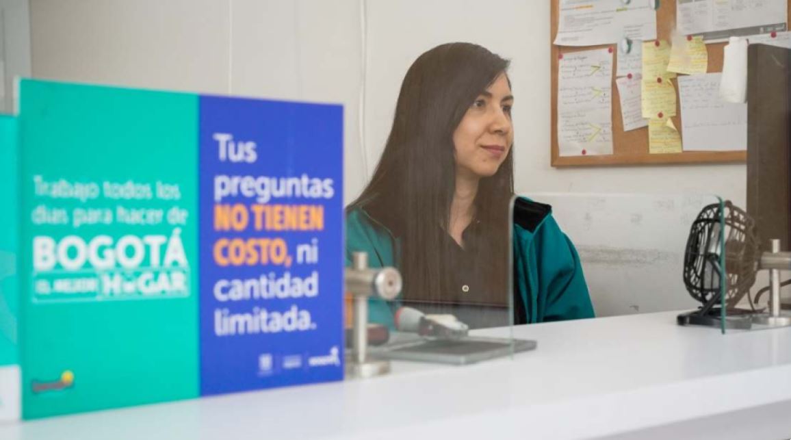 Alerta por cobros ilegales en el programa ‘Reduce tu Cuota’ en Bogotá 8 Alerta por cobros ilegales en el programa ‘Reduce tu Cuota’ en Bogotá La Secretaría Distrital del Hábitat de Bogotá emitió una alerta ciudadana sobre la presencia de personas inescrupulosas que están realizando cobros indebidos a nombre del programa ‘Reduce tu Cuota’