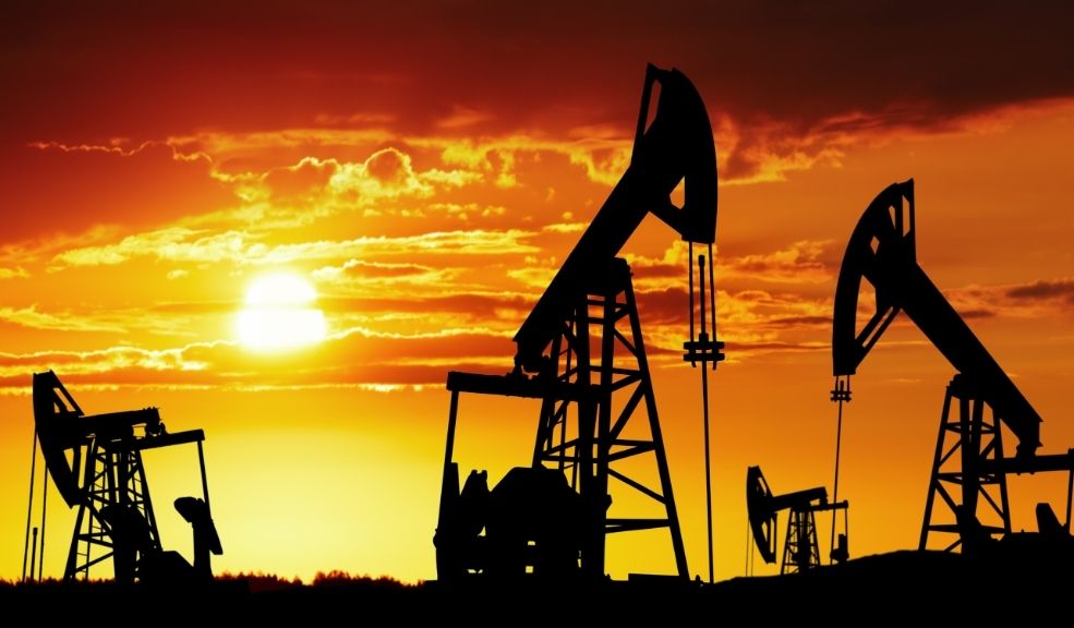 Aranceles-de-Trump-impactan-el-dolar-y-desploman-el-precio-del-petroleo