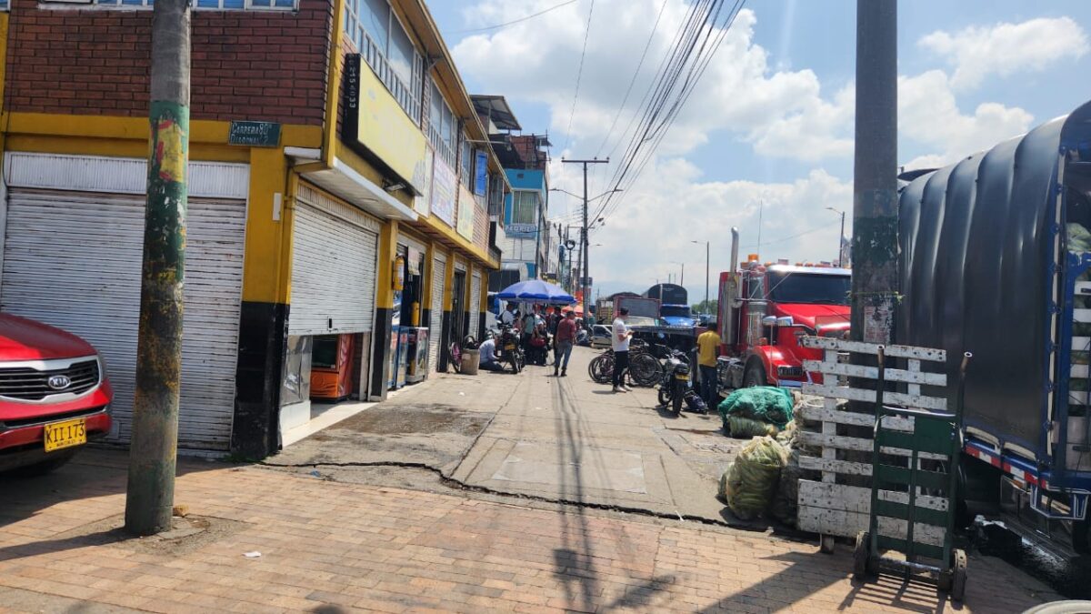 Asesinan a un hombre en la plaza de mercado de Kennedy 2 Asesinan a un hombre en la plaza de mercado de Kennedy