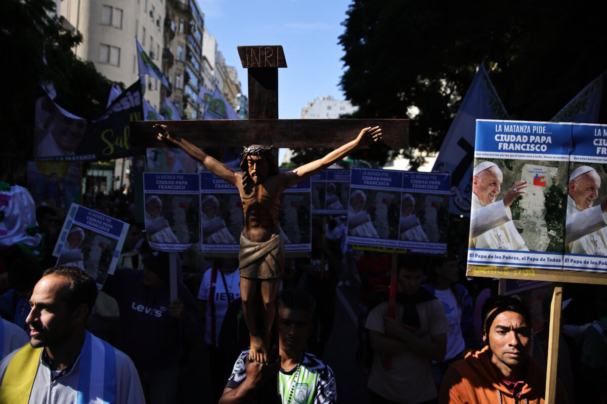 Así fue la emotiva despedida de Argentina al Papa Francisco 1 Así fue la emotiva despedida de Argentina al Papa Francisco