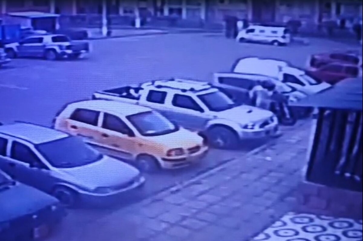 Ataque en Soacha: Mujer apuñala a joven en el rostro y huye