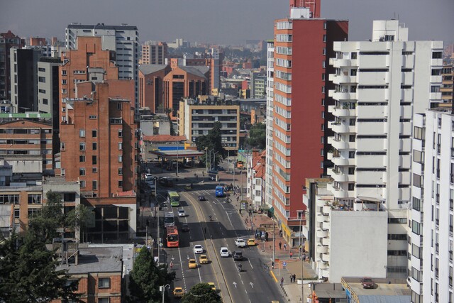 ¿Es posible contagiarse de fiebre amarilla en Bogotá? Abc para entender esta enfermedad 2 ¿Es posible contagiarse de fiebre amarilla en Bogotá? Abc para entender esta enfermedad Q'HUBO consultó a la Secrertaría de Salud de Bogotá para resolver algunas dudas relacionadas con el contagio, la prevención y la vacunación contra la fiebre amarilla.