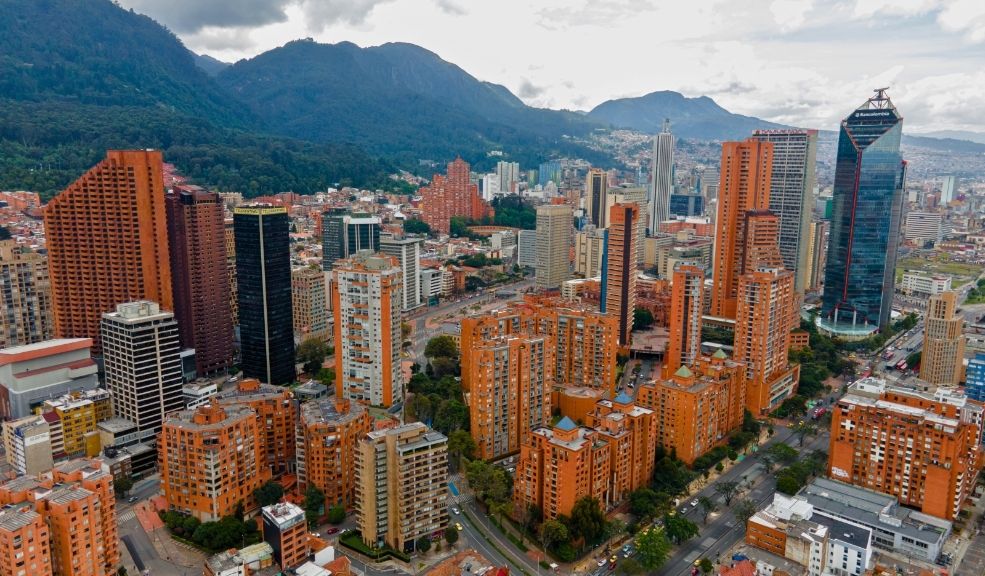 Bogotá da la bienvenida al turismo con 15 Puntos de Información 1 Bogotá da la bienvenida al turismo con 15 Puntos de Información Con el objetivo de ofrecer una experiencia segura, organizada y enriquecedora a quienes visitan la capital, Bogotá ha reforzado su estrategia de atención al turista con una red de más de 15 Puntos de Información Turística