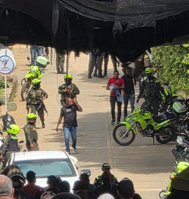 Ya son 28 uniformados asesinados en el 'Plan Pistola'. Hubo ataques en Melgar y Caucasia La cifra de uniformados que han sido víctimas mortales del 'Plan Pistola' sigue en aumento. El Gobierno mantiene suspendidas las operaciones militares. Familias de soldados y policías requieren de ayuda económica.