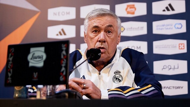 "Ahora es más complicado pelear por la liga": Carlo Ancelotti 1 "Ahora es más complicado pelear por la liga": Carlo Ancelotti A pesar del bajón, el enfoque ahora está en la Champions League, donde el Madrid se medirá contra el Arsenal. Ancelotti espera poder contar con Courtois o Lunin para ese partido decisivo en Londres.