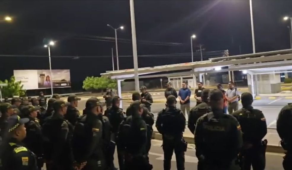 Contundente golpe al crimen organizado: 138 personas capturadas en la operación 'Apolo' Las acciones policiales permitieron la incautación de 6 armas de fuego, 120 cartuchos de diferentes calibres, 2 granadas, 16 motocicletas, 1 vehículo y 122 equipos de comunicación.