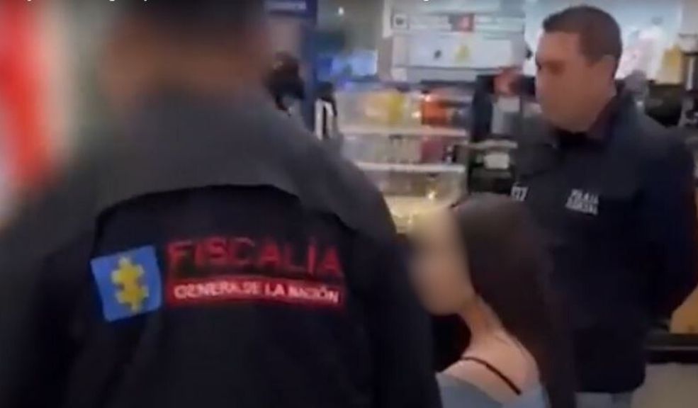 Capturaron a 2 presuntos miembros del 'Tren de Aragua' por sextorsión Los detenidos, de nacionalidad venezolana, obtenían imágenes íntimas de sus víctimas, para luego exigirles fuertes cantidades de dinero.