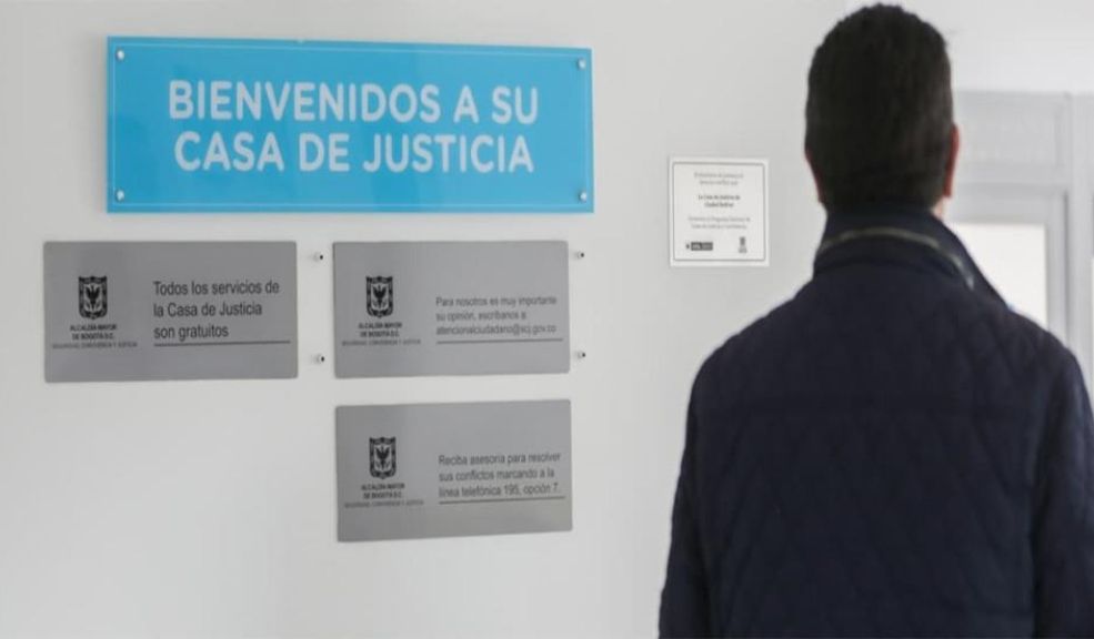 Casas de Justicia en Bogotá anuncian horarios especiales por Semana Santa 2025 2 Casas de Justicia en Bogotá anuncian horarios especiales por Semana Santa 2025 Durante la Semana Santa 2025, las Casas de Justicia de Bogotá modificarán sus horarios de atención al público, con el fin de garantizar el acceso a servicios esenciales sin interrumpir las celebraciones religiosas ni los días festivos oficiales.