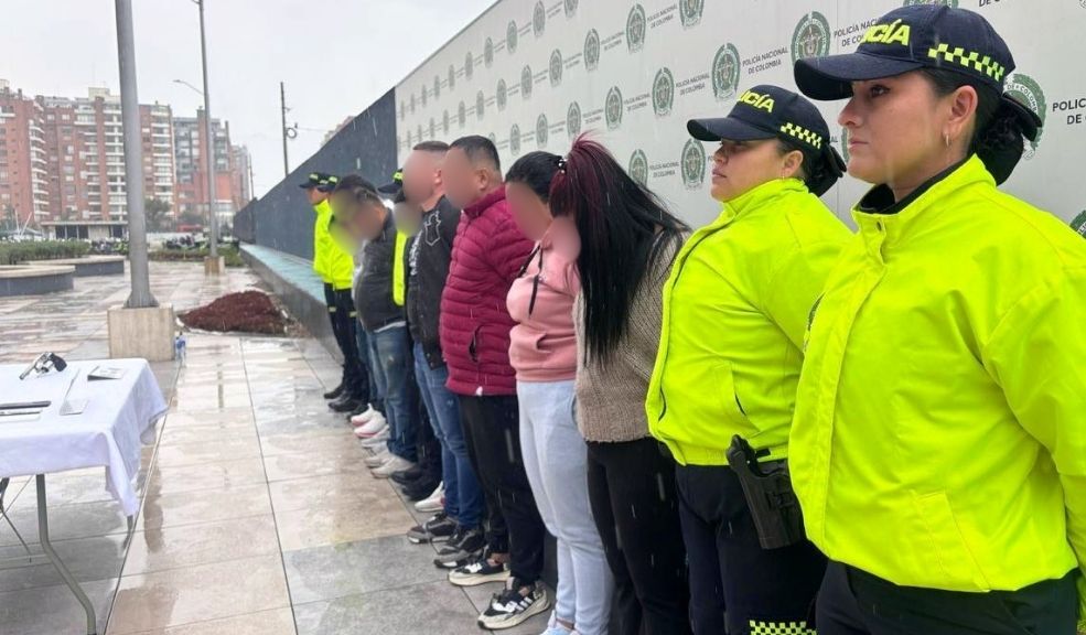Cayeron 'Los Troya' principales distribuidores de marihuana en Bogotá 4 Cayeron 'Los Troya' principales distribuidores de marihuana en Bogotá La Policía Metropolitana de Bogotá le dio un golpe certero al narcotráfico en la ciudad con la captura de 11 integrantes de la banda conocida como ‘Los Troya’, señalados de ser los principales abastecedores de marihuana en localidades como Kennedy, San Cristóbal, Ciudad Bolívar y hasta el municipio de Madrid (Cundinamarca).
