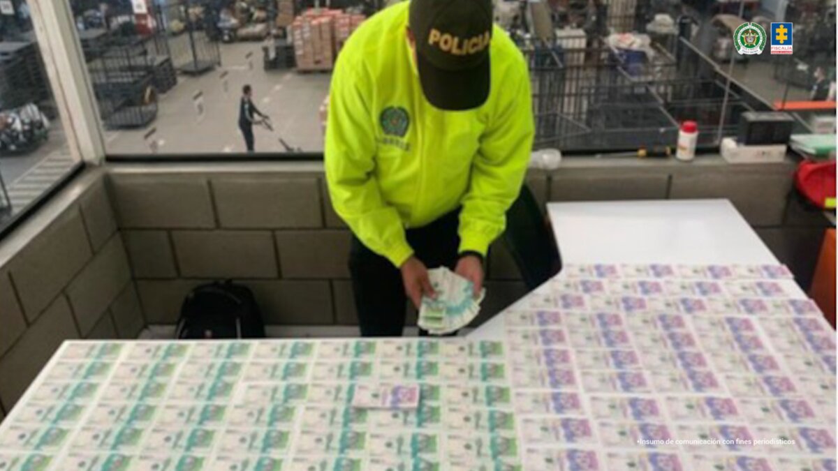 Cayeron 'Los del Occidente' por comercializar billetes falsos 1 Cayeron 'Los del Occidente' por comercializar billetes falsos Capturan a 8 presuntos integrantes de una red delincuencial dedicada a introducir billetes falsos en el mercado nacional.