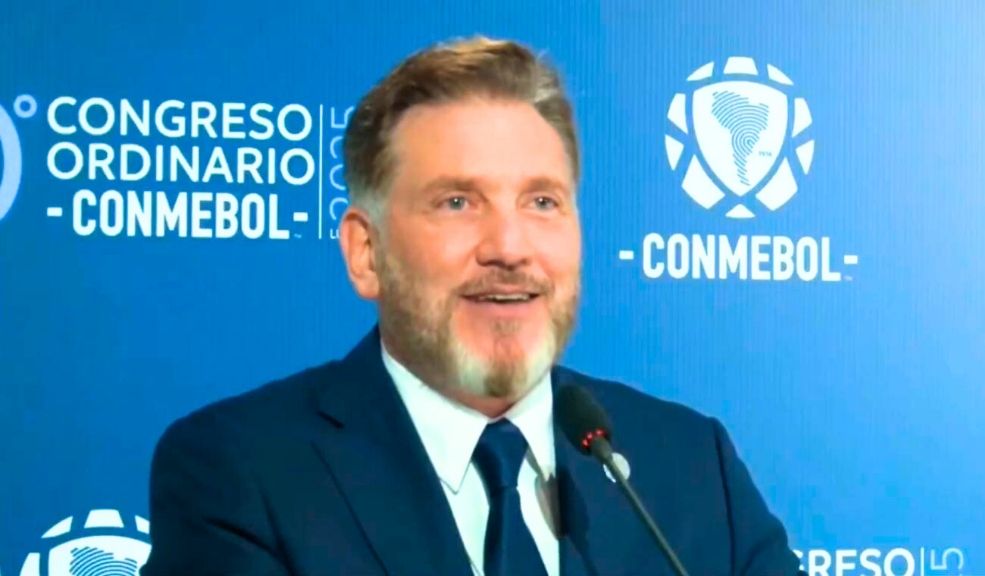 Conmebol pide que el mundial 2030 se juegue con 64 selecciones "por única vez" 6 Conmebol pide que el mundial 2030 se juegue con 64 selecciones "por única vez" El presidente de la Conmebol, Alejandro Domínguez, solicitó a la FIFA que considere elevar a 64 participantes el Mundial 2030, "por única vez" y que se juegue en tres continentes como está previsto.