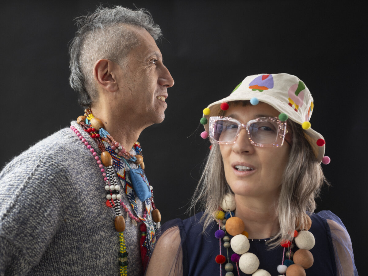 'Genes Rebeldes' el décimo álbum de estudio de Aterciopelados “Este álbum es un mapa sonoro que conecta con nuestras raíces y apunta hacia un futuro lleno de posibilidades. Es una declaración de rebeldía amorosa y creatividad consciente.” Andrea y Héctor.