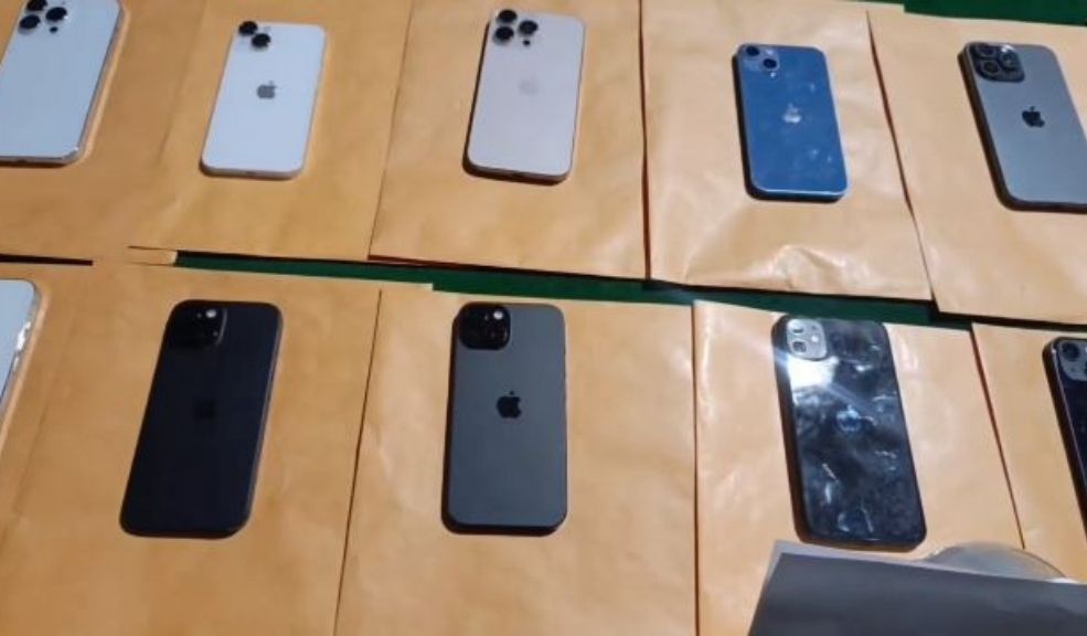 Detienen a dos hombres que intentaban sacar celulares robados hacia Panamá 1 Detienen-a-dos-hombres-que-intentaban-sacar-celulares-robados-hacia-Panama