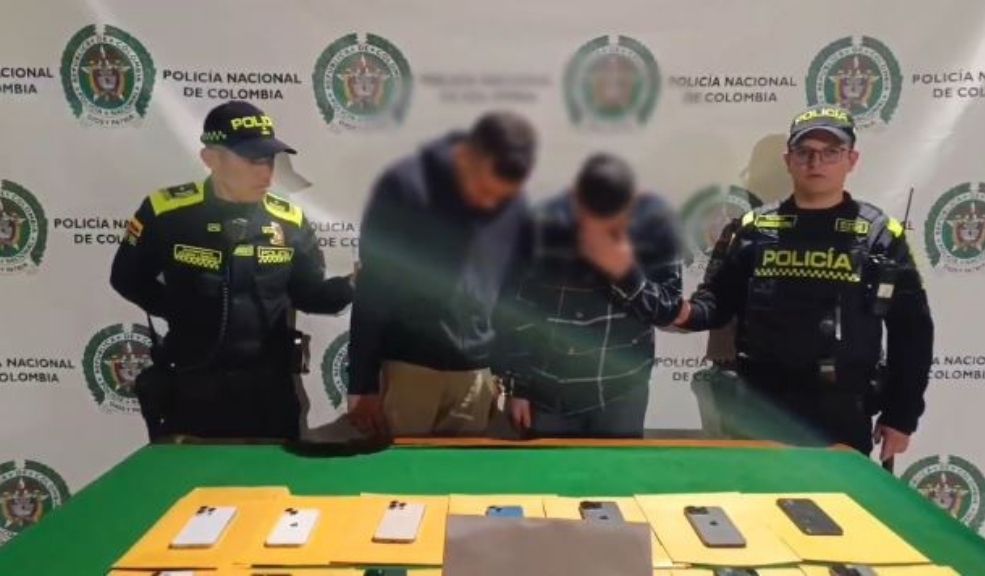 Detienen-a-dos-hombres-que-intentaban-sacar-celulares-robados-hacia-Panama