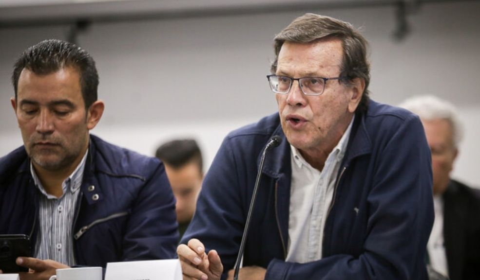 El Gobierno Nacional radicará este 21 de abril el proyecto de la Consulta Popular El anunció surgió en el marco de la instalación de la Mesa de Negociación Nacional Estatal 2025, la cual busca definir el incremento salarial para los empleados públicos.